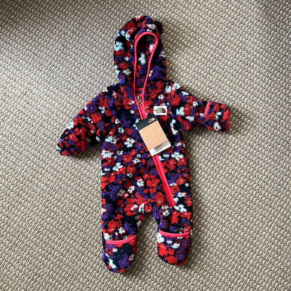 North Face baby bunting - new with tags, size 0-3 months